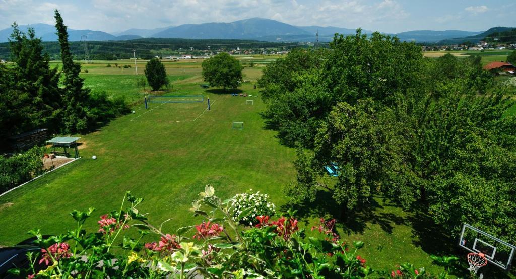 Pension Piovesan ファアーク・アム・ゼー エクステリア 写真